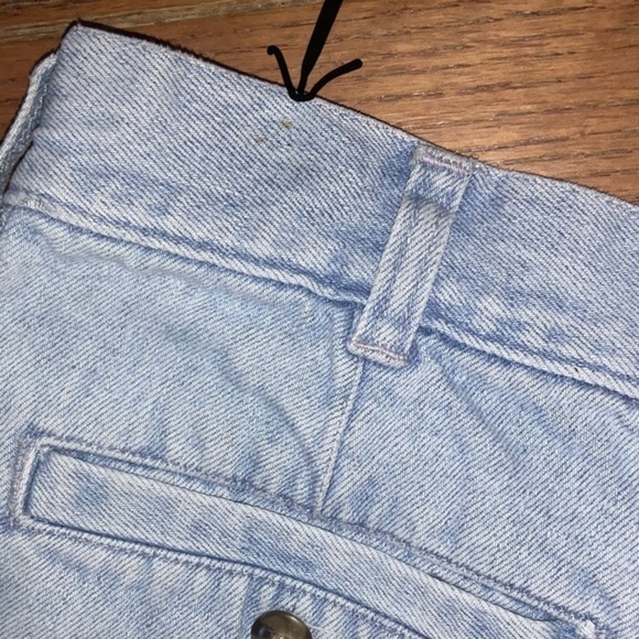 Vintage Bugle Boy Jean Shorts Size 28 Unisex Relaxed Fit Light Wash - Picture 9 of 9